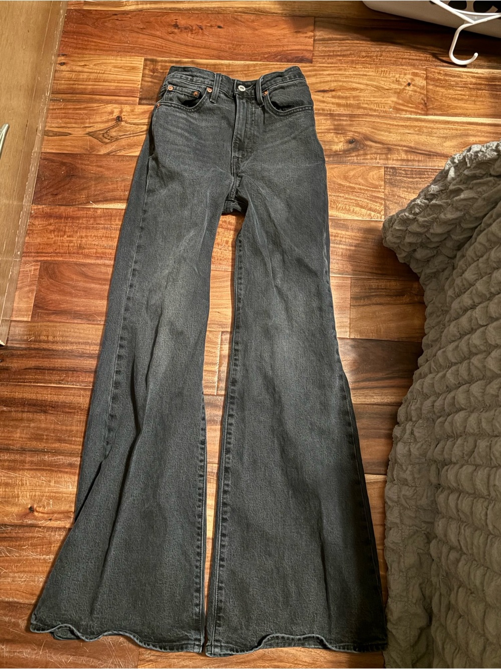 Levi’s Ribcage Bell Jeans Black High Rise Flare Wide Leg Women’s Size 24 (1414)
